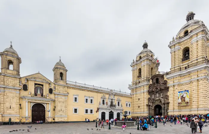 Centro Histórico de Lima  muy transcurrido por los turistas